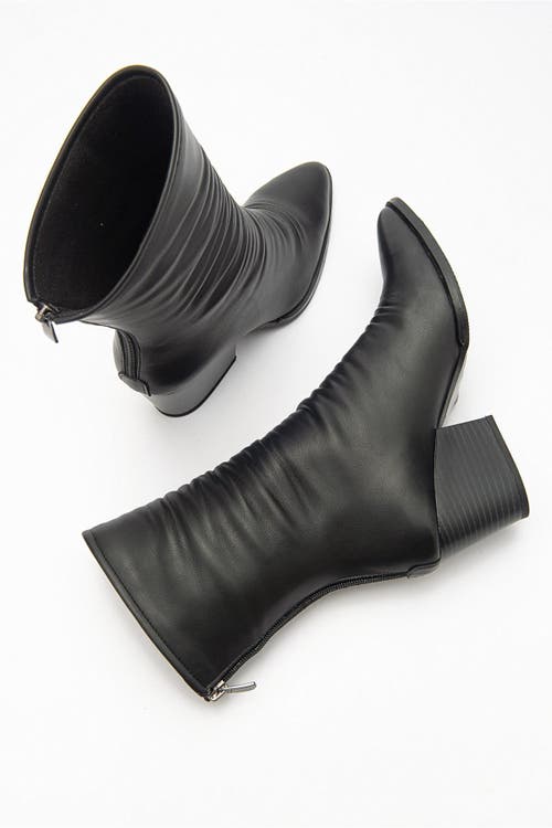 Prologue Shoes Laval Back-zip Block Heel Boot In Black