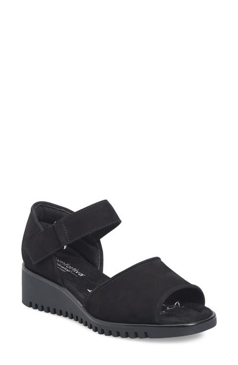 Daniella Wedge Sandal (Women)