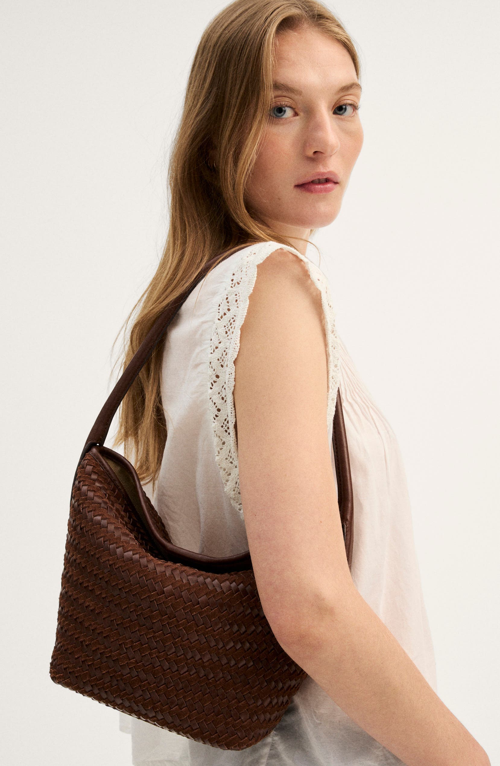 The Signature Woven Shoulder Bag, Alternate, color, MOCHA