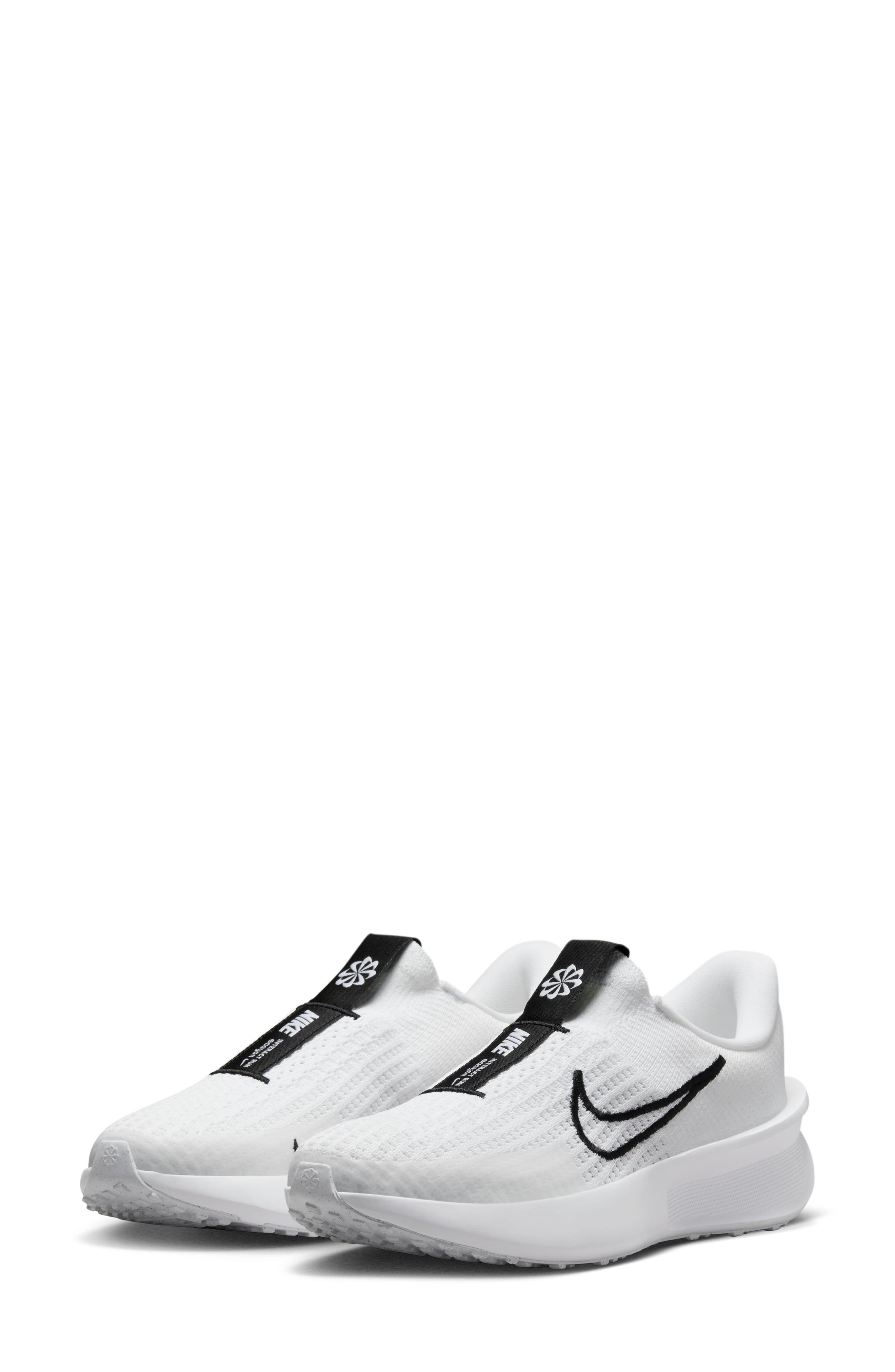 Nike Interact Run EasyOn Running Sneaker