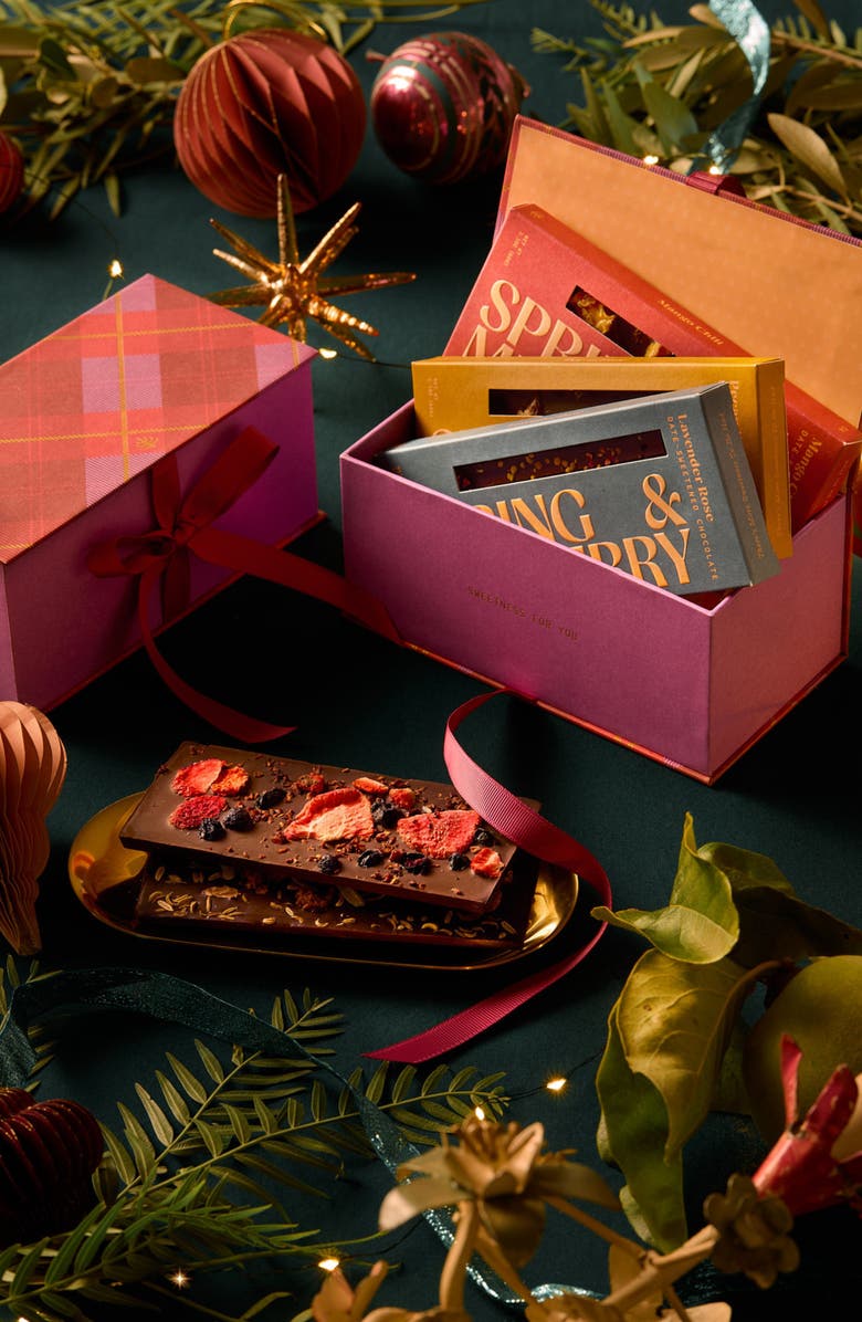 Spring & Mulberry Embellished Holiday Collection Date Sweetened Dark Chocolate Bars 5-Piece Gift Box, Alternate, color, Red