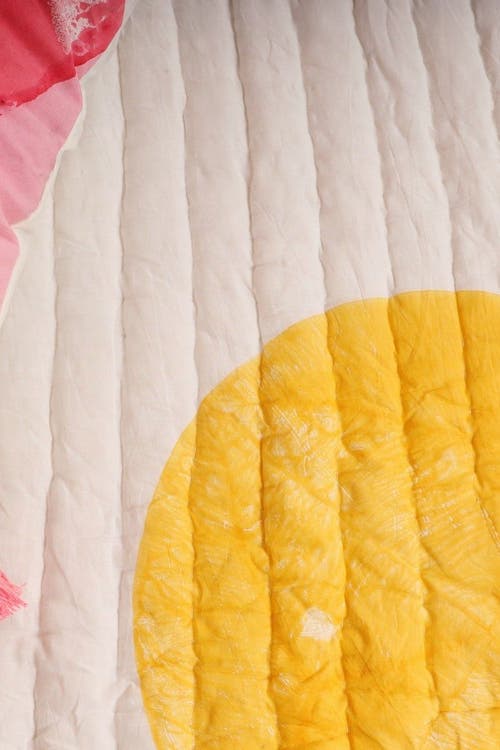 Cqc La Dune Quilt Bedding Set With 2 Shams In Pink,yellow, White