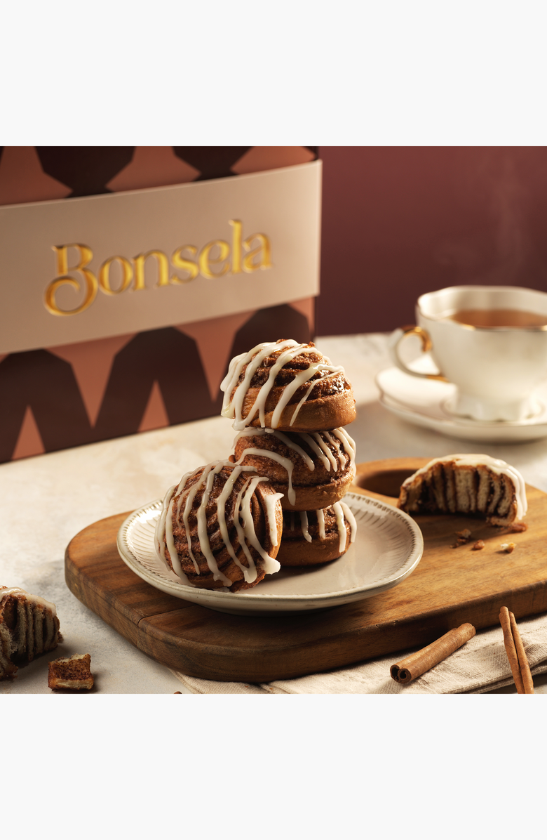 Lovery 20 Piece Food Gift Basket, Cinnamon Rolls and Pastries, Alternate, color, NO COLOR