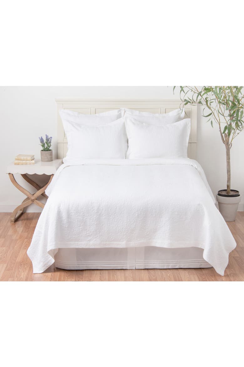 Jardin Matelass Full/Queen Coverlet, Alternate, color, White