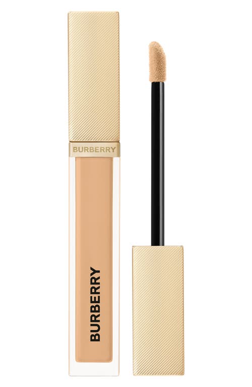 Burberry Beyond Wear Perfecting Concealer In 70 Medium Neutral