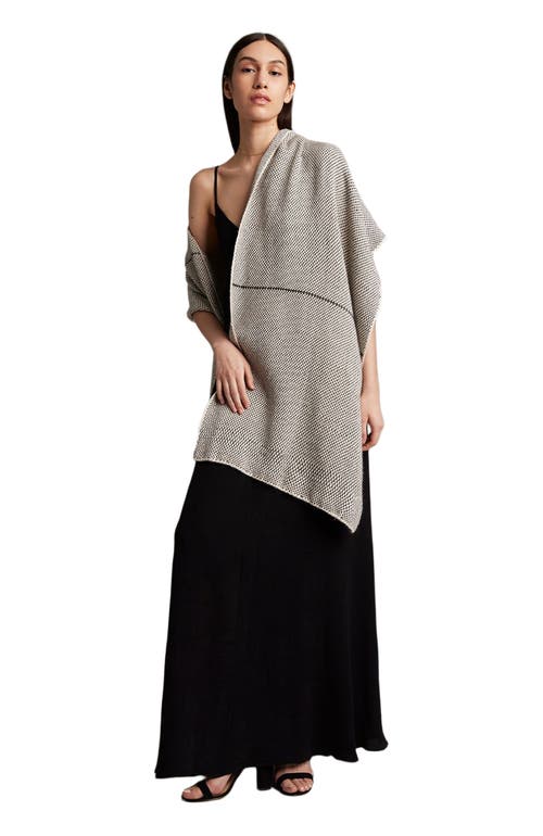 Voz Lineas Shawl in Baby Alpaca in Ivory/black  product