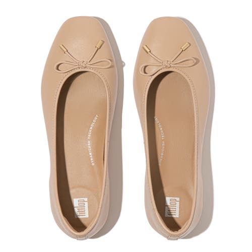 Fitflop Women Delicato Bow Soft Leather Ballet Flat In Classic Beige In Brown