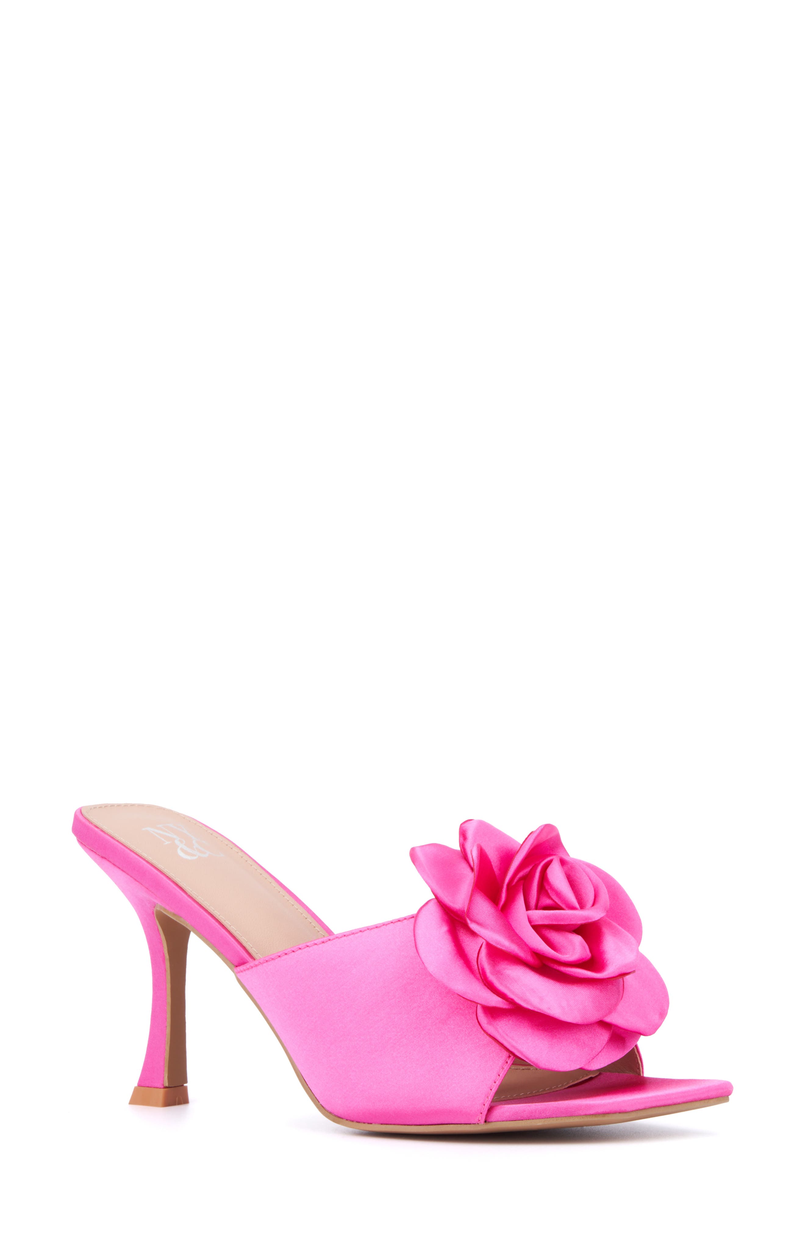 NEW YORK AND COMPANY Gardenia Flower Sandal
