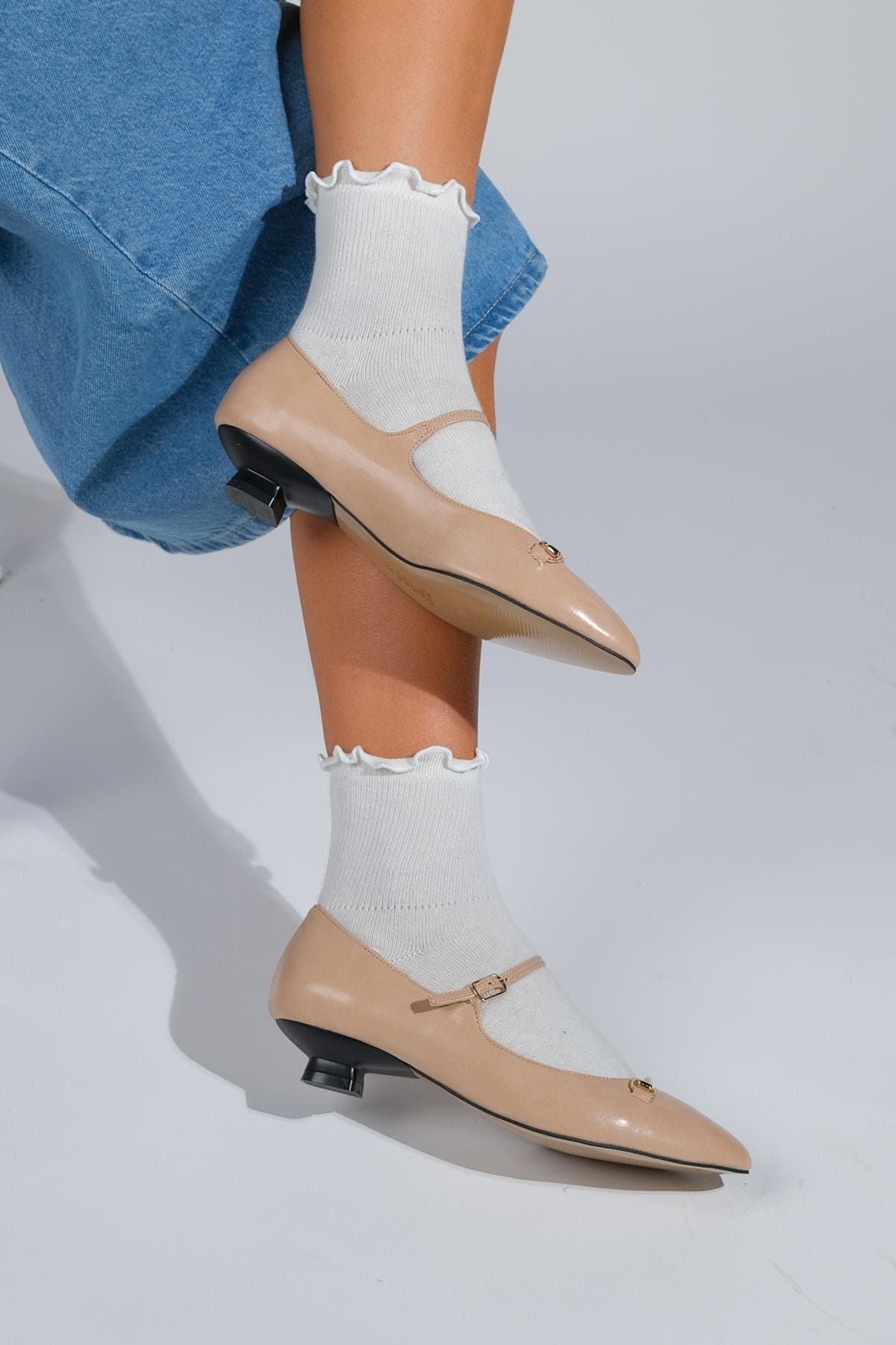 Prologue Shoes Ojen Low Heel Shoe, Alternate, color, Beige