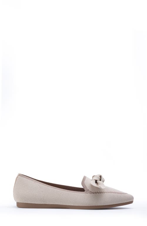 Me Too Annora Bow Pointed Toe Flat In Sand/mink