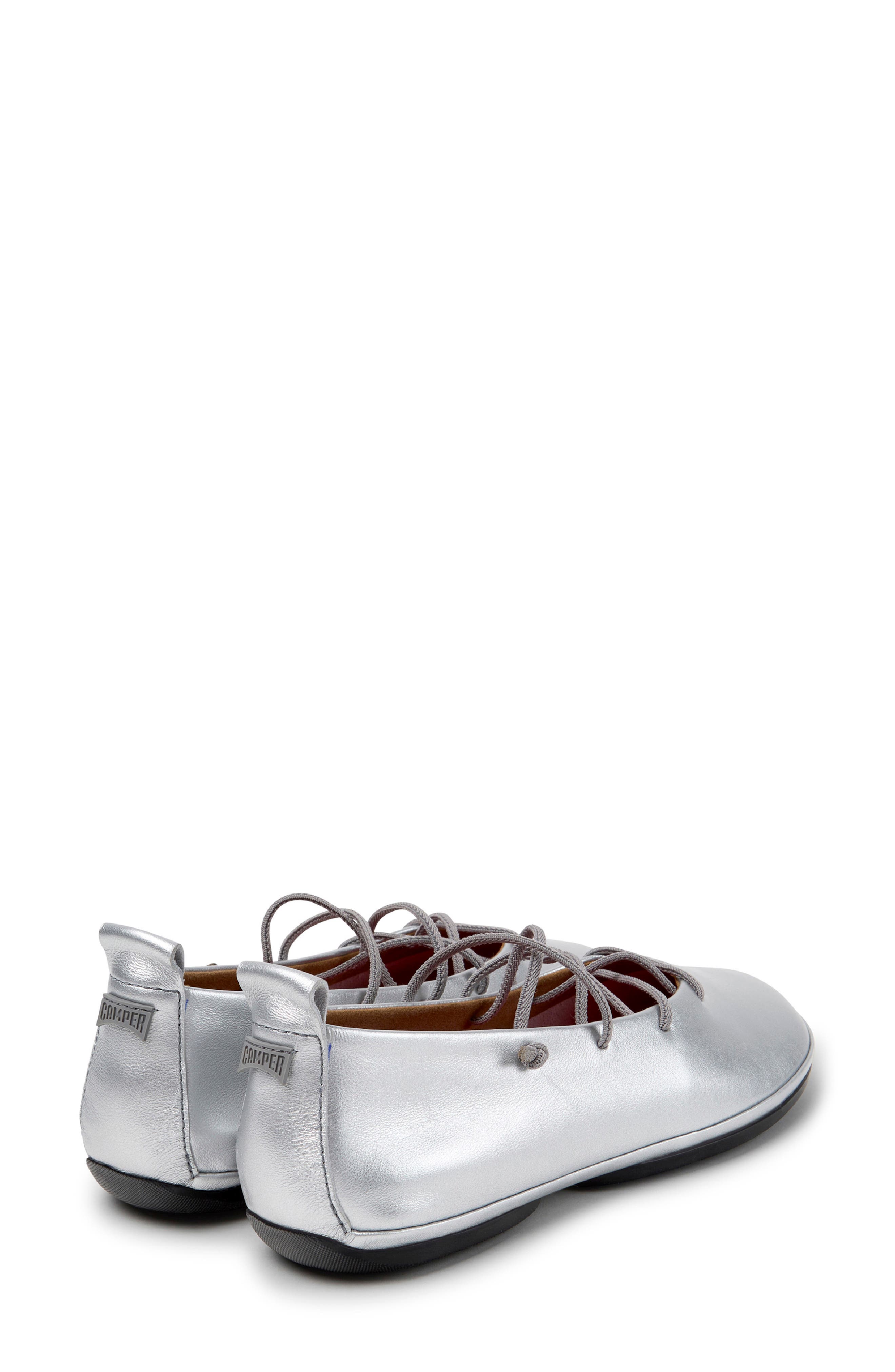 Right Nina Flat, Alternate, color, MEDIUM GRAY