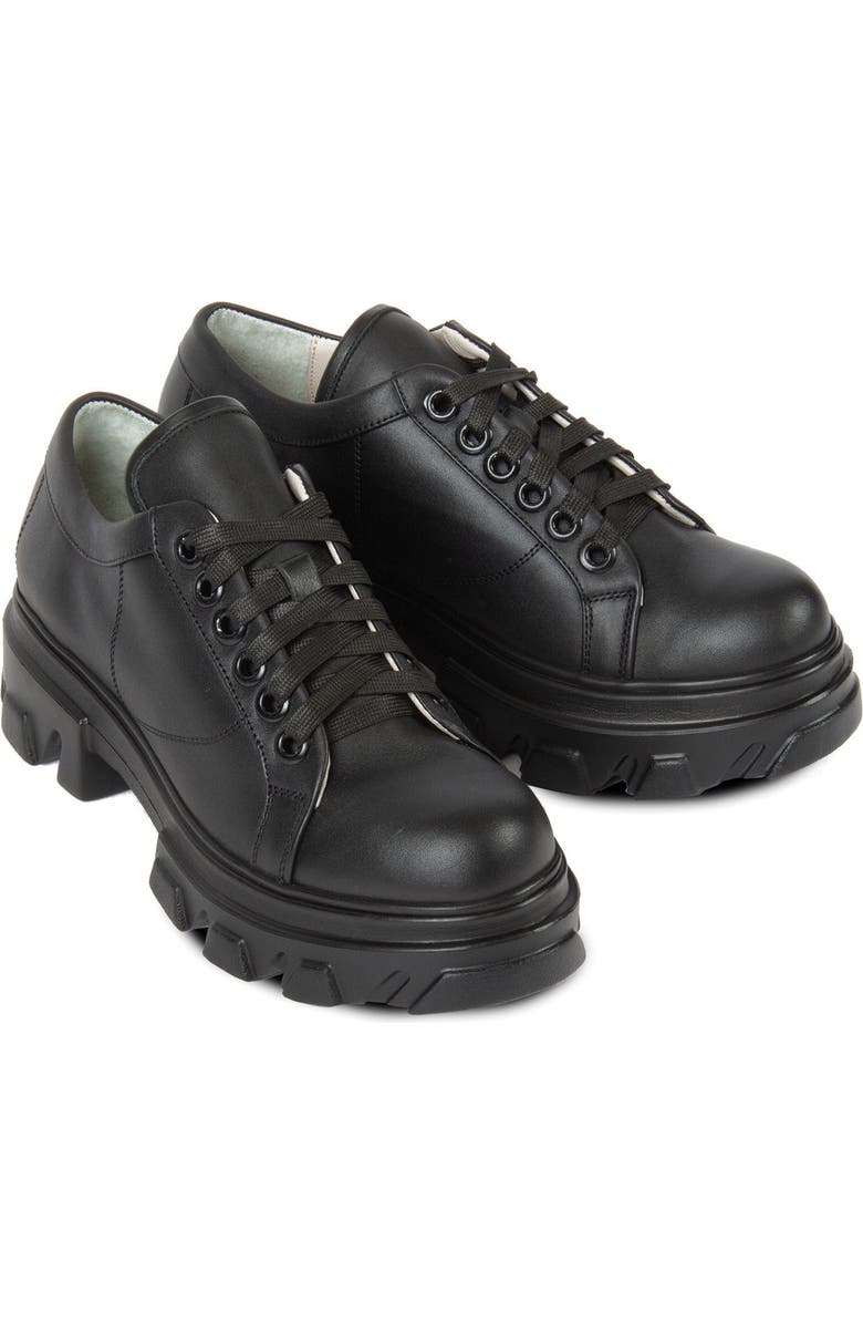 URBNKICKS The Collegiate Leather Sneaker, Alternate, color,