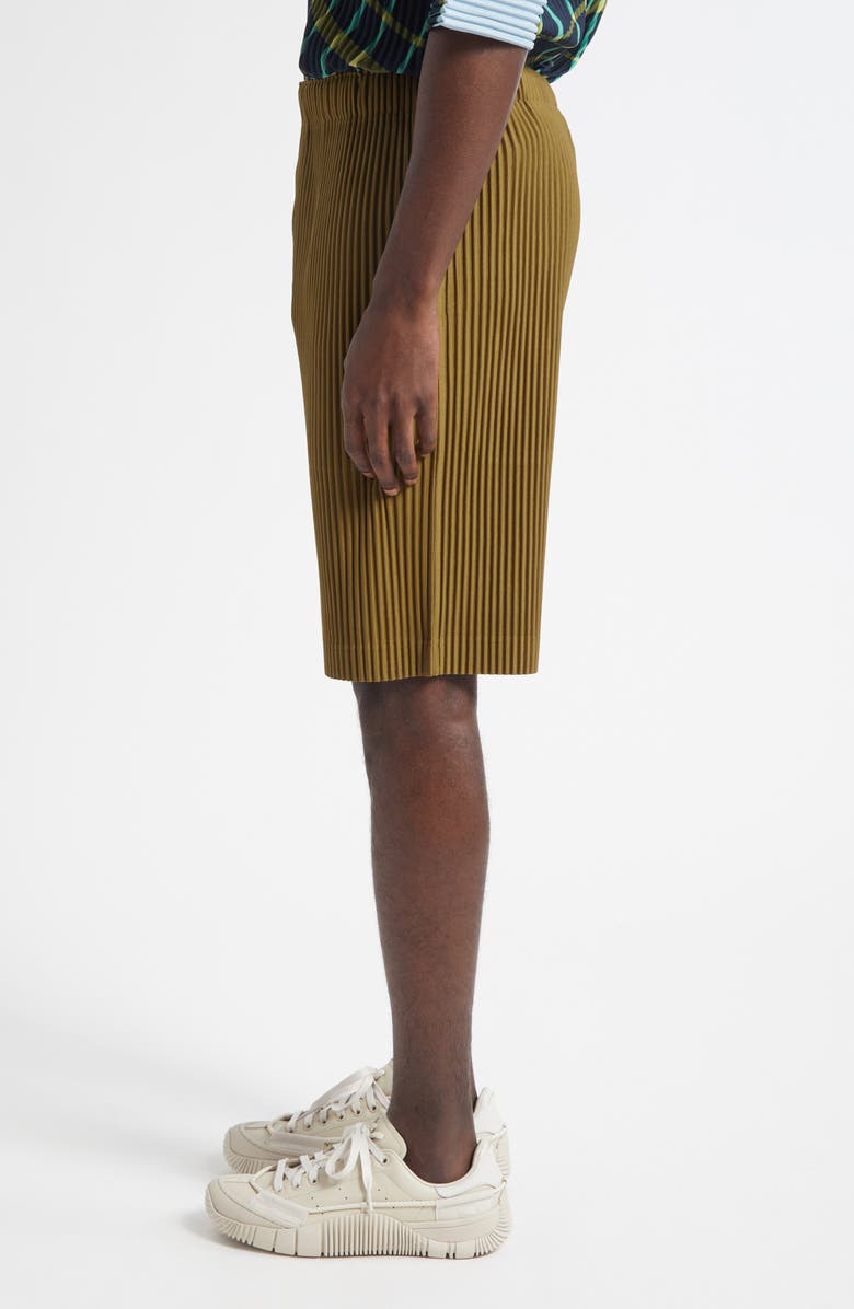 Homme Plissé Issey Miyake Pleated Shorts, Alternate, color, Olive Khaki