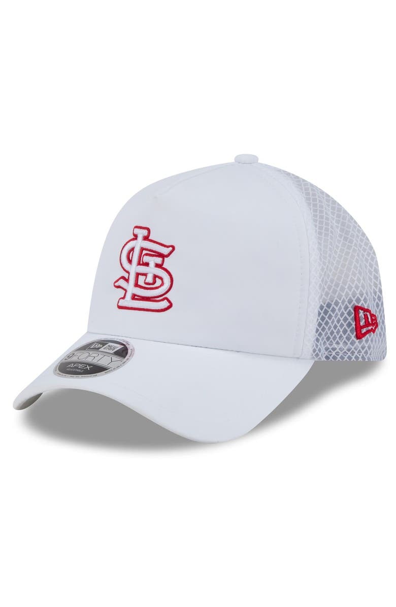 New Era Men's New Era White St. Louis Cardinals 2026 Batting Practice Apex 9FORTY Adjustable Trucker Hat, Main, color, White