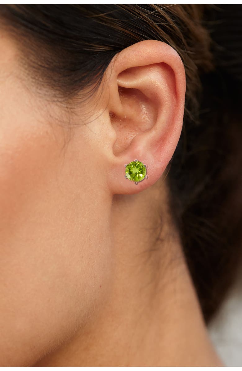 SAVVY CIE JEWELS Prong Set Peridot Round Stud Earrings, Alternate, color, Green