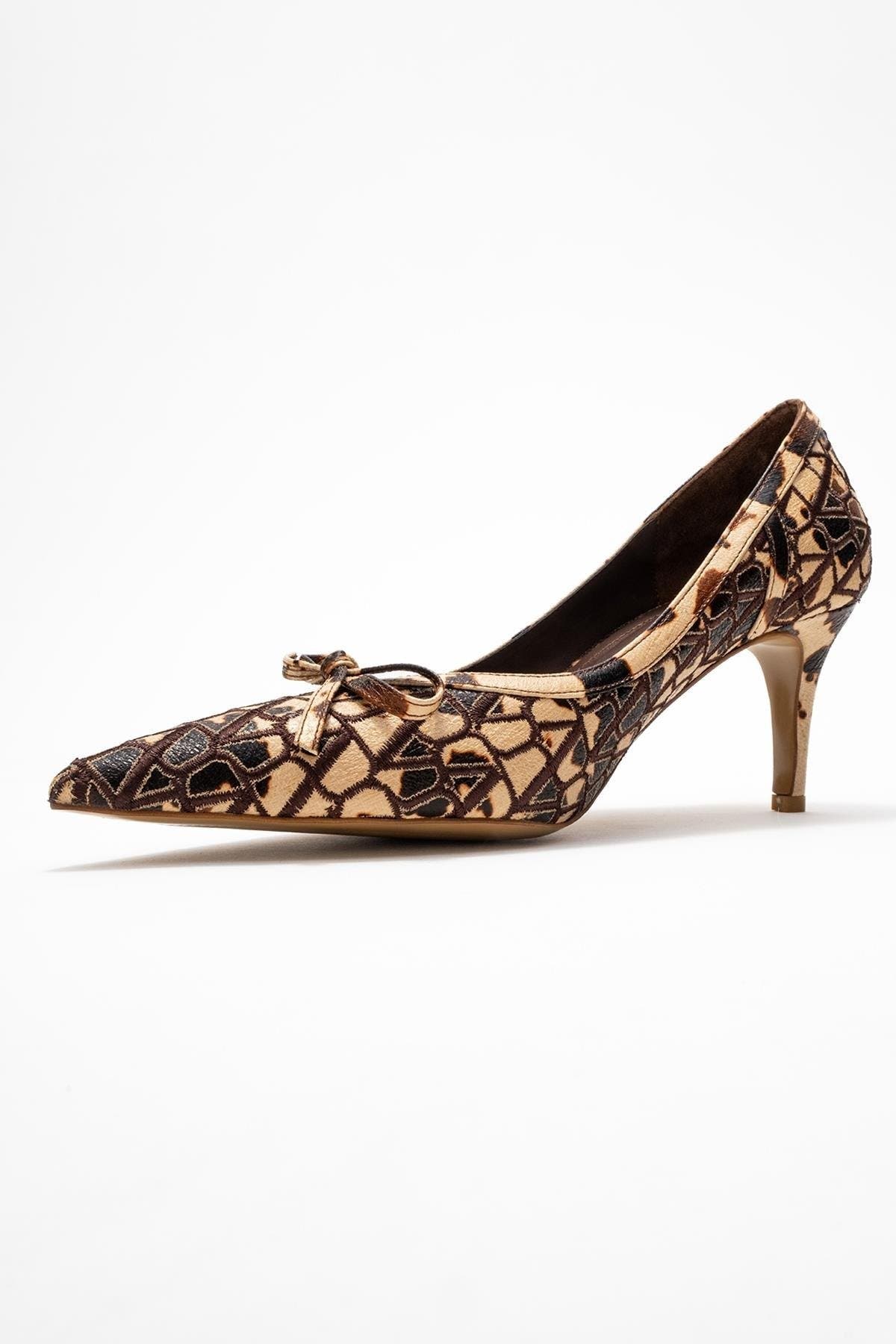 Camden Bow Pointed Toe Pump, Alternate, color, Beige Pattern