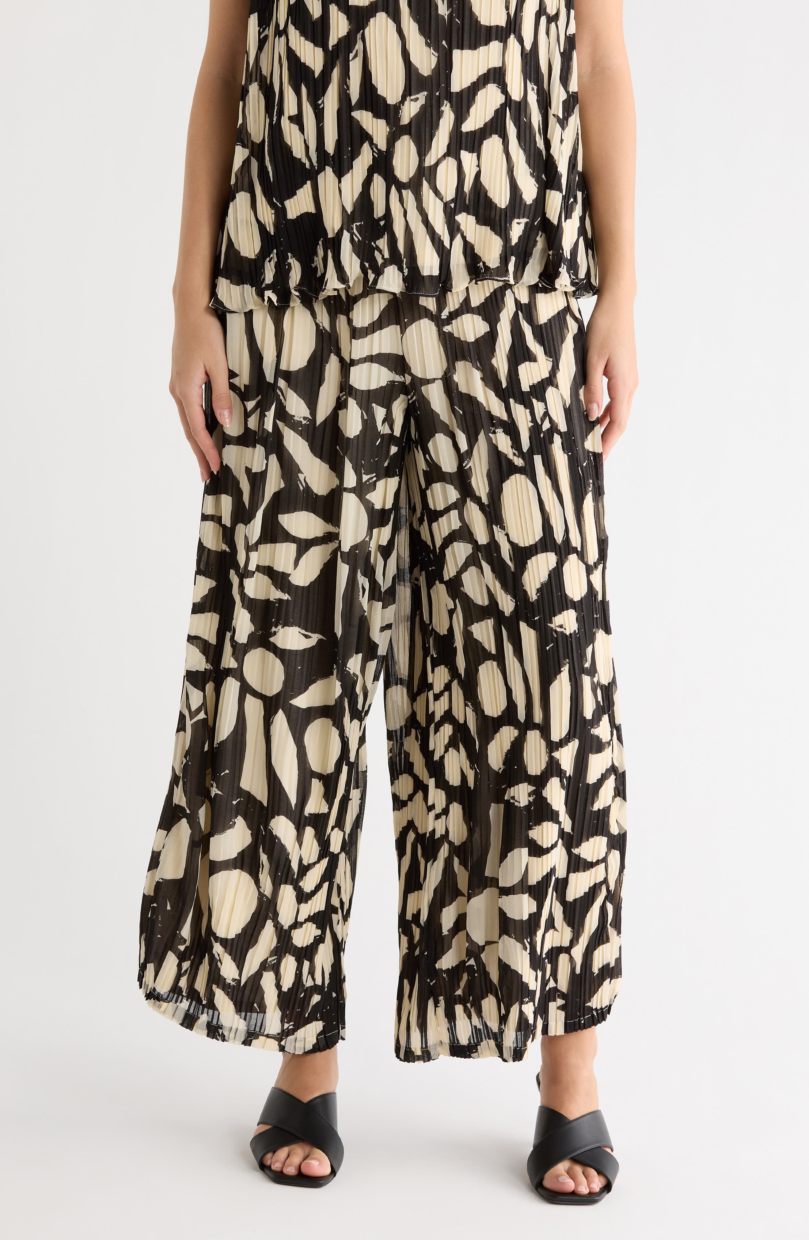 Adrianna Papell Plissé Pants