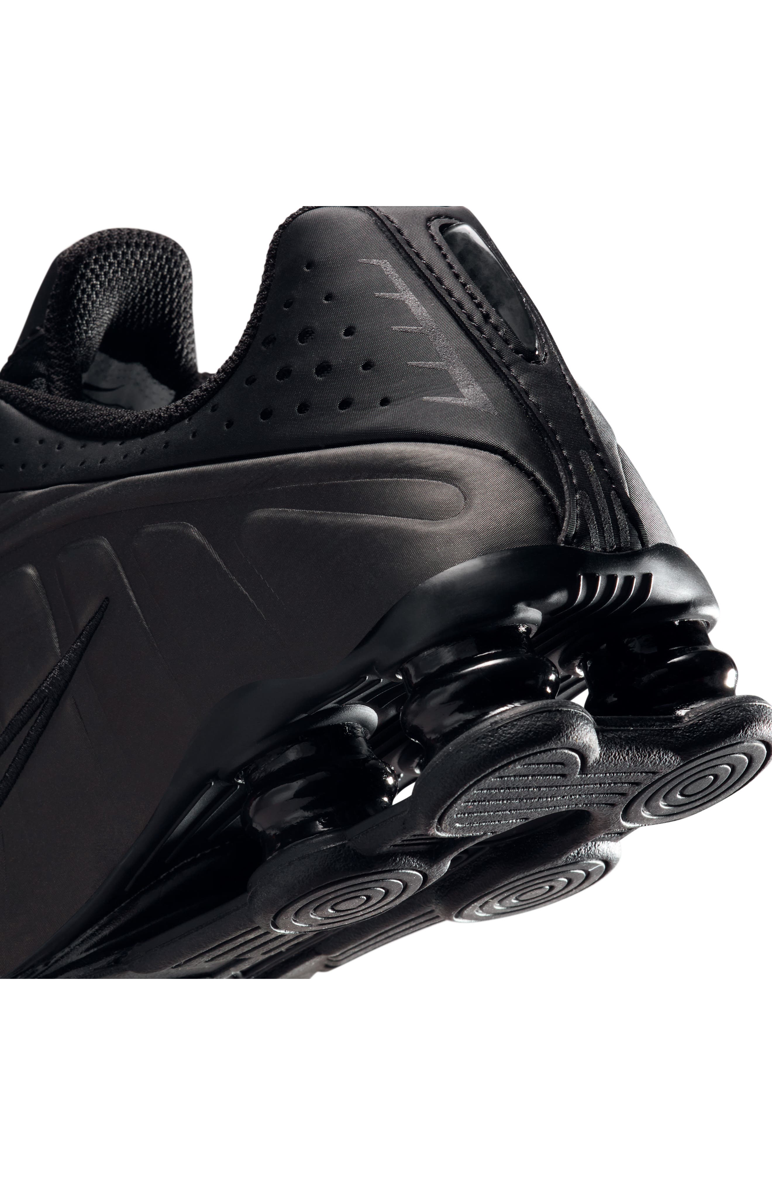 Shox R4 Sneaker | Nordstrom