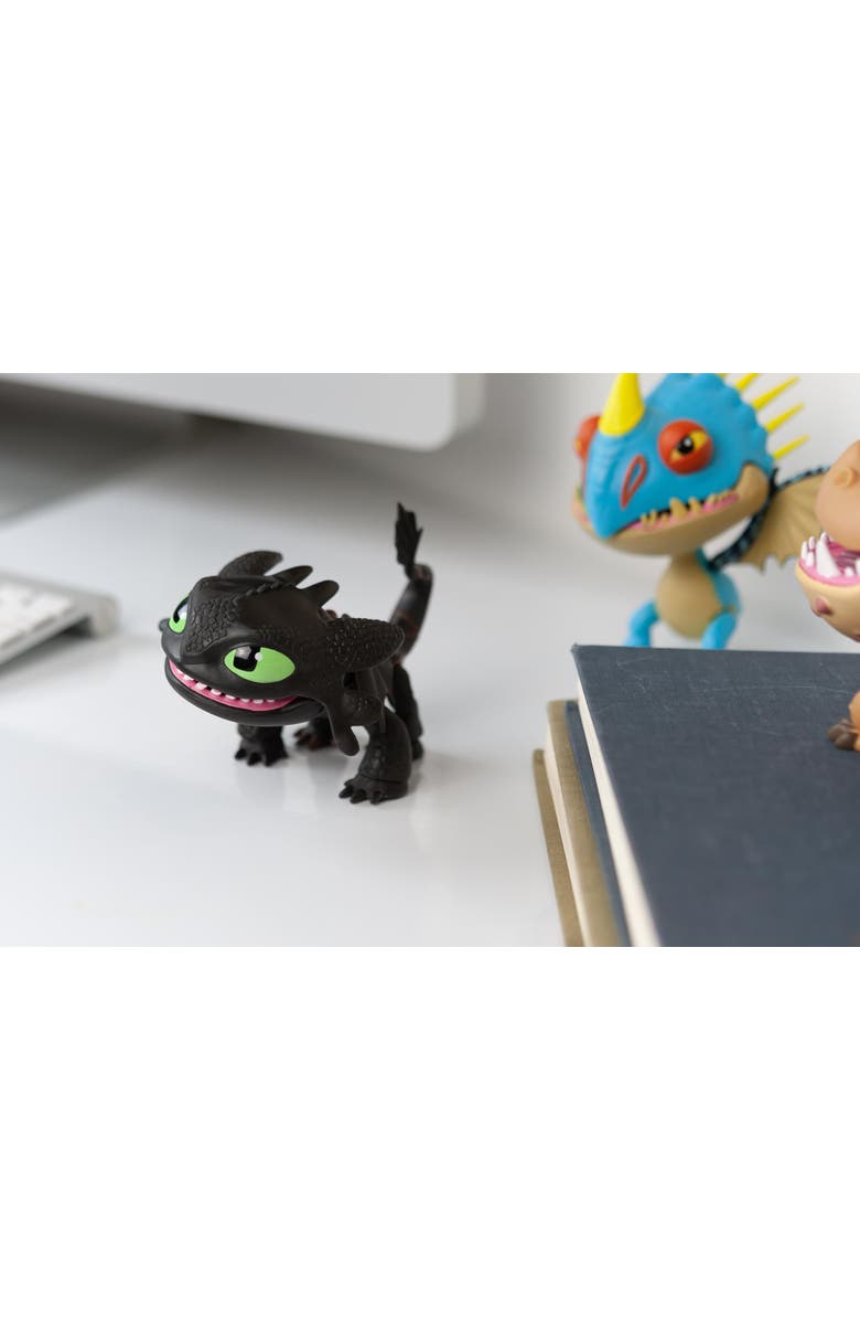 Toynk How To Train Your Dragon 6"-7" Action Vinyl Toothless, Alternate, color, Black