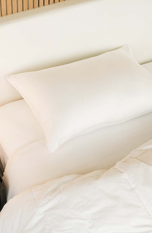 Fluffco | Hotel Comfort Down Alternative Pillow In White