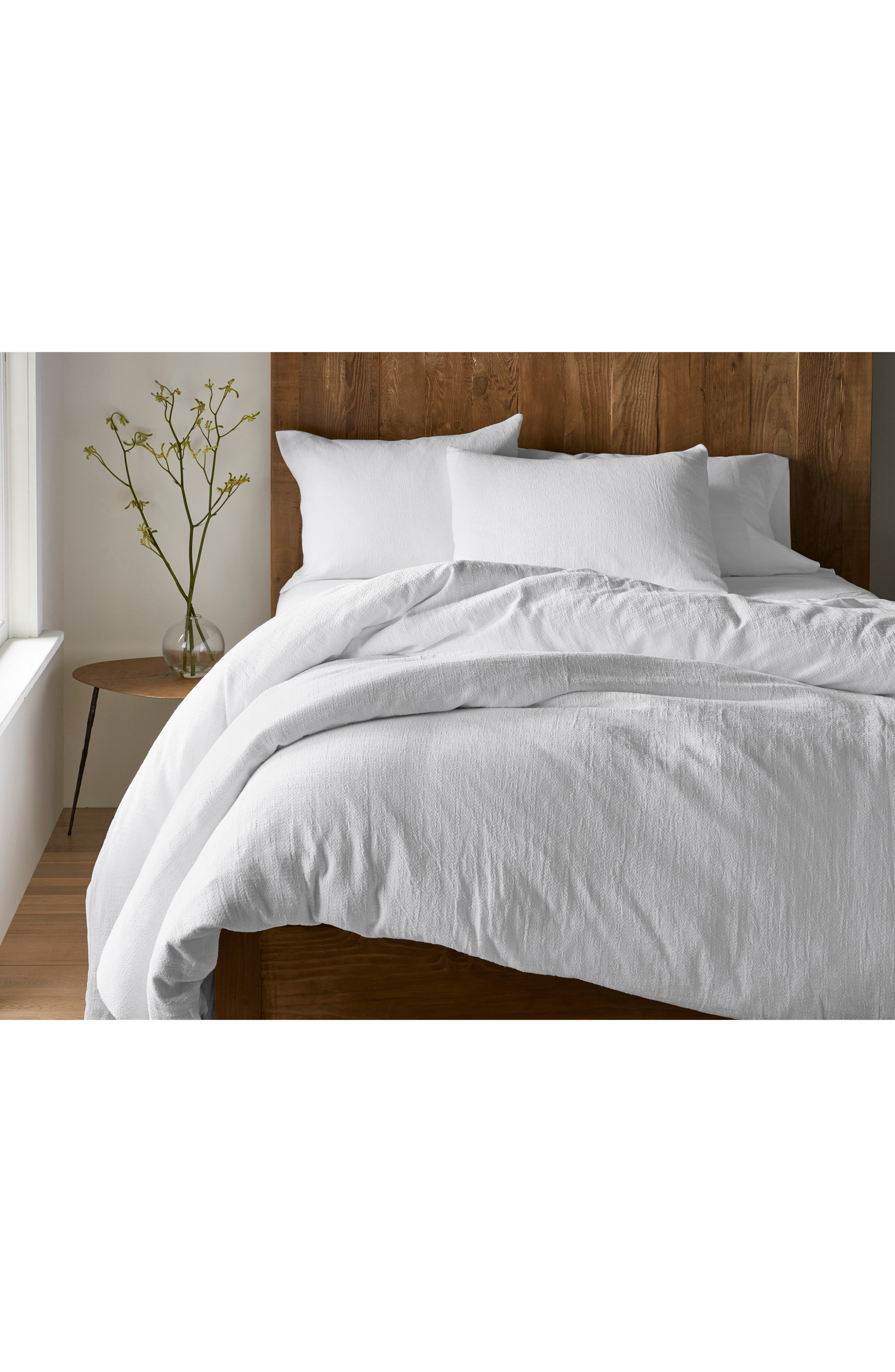 Coyuchi Relaxed Organic Linen Sheet Set - Thumbnail 2