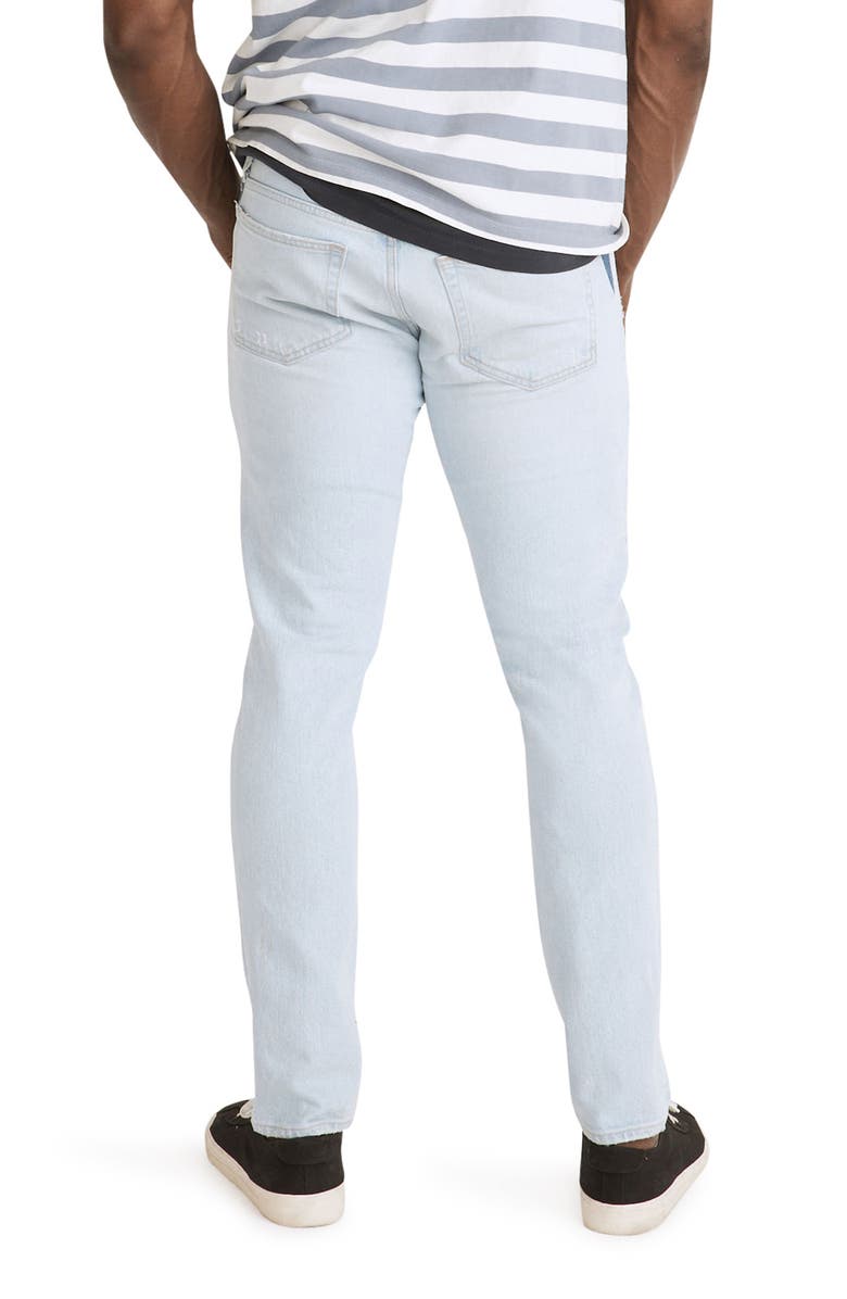 Madewell Athletic Slim Jeans, Alternate, color, Benefield Wash