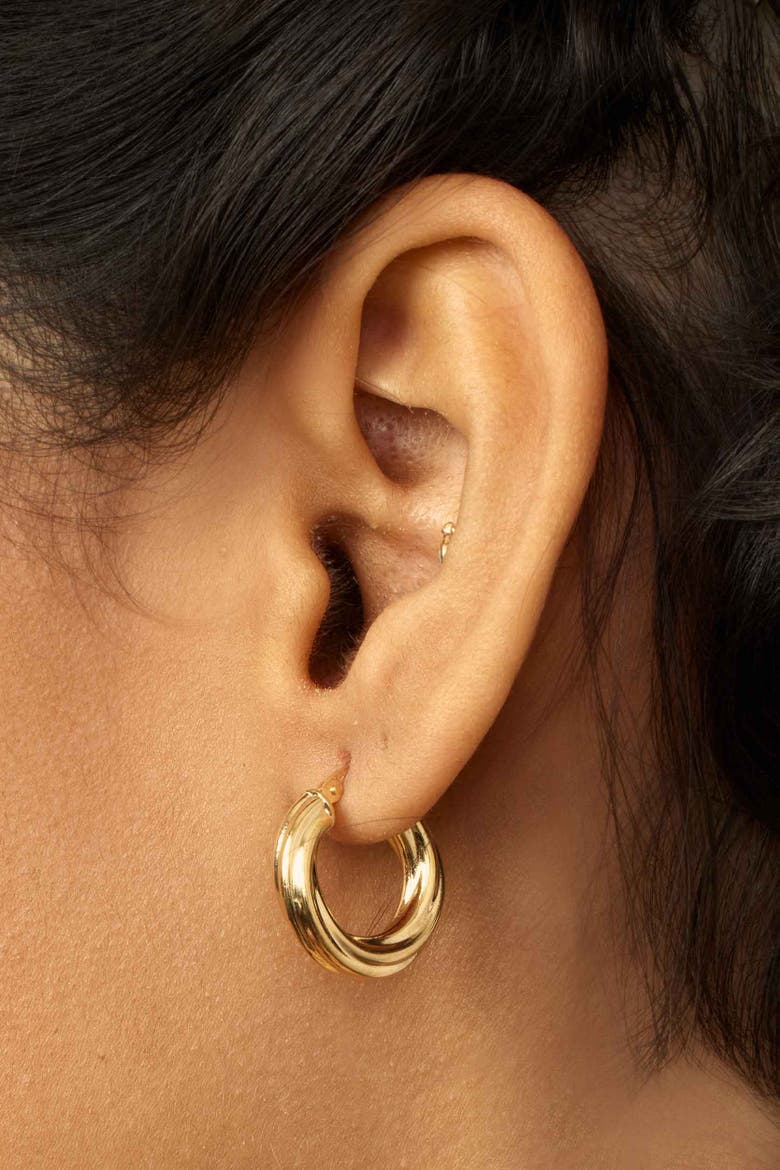 18K Yellow Gold With A Twist Midi Hoops, Alternate, color, Yellow Gold