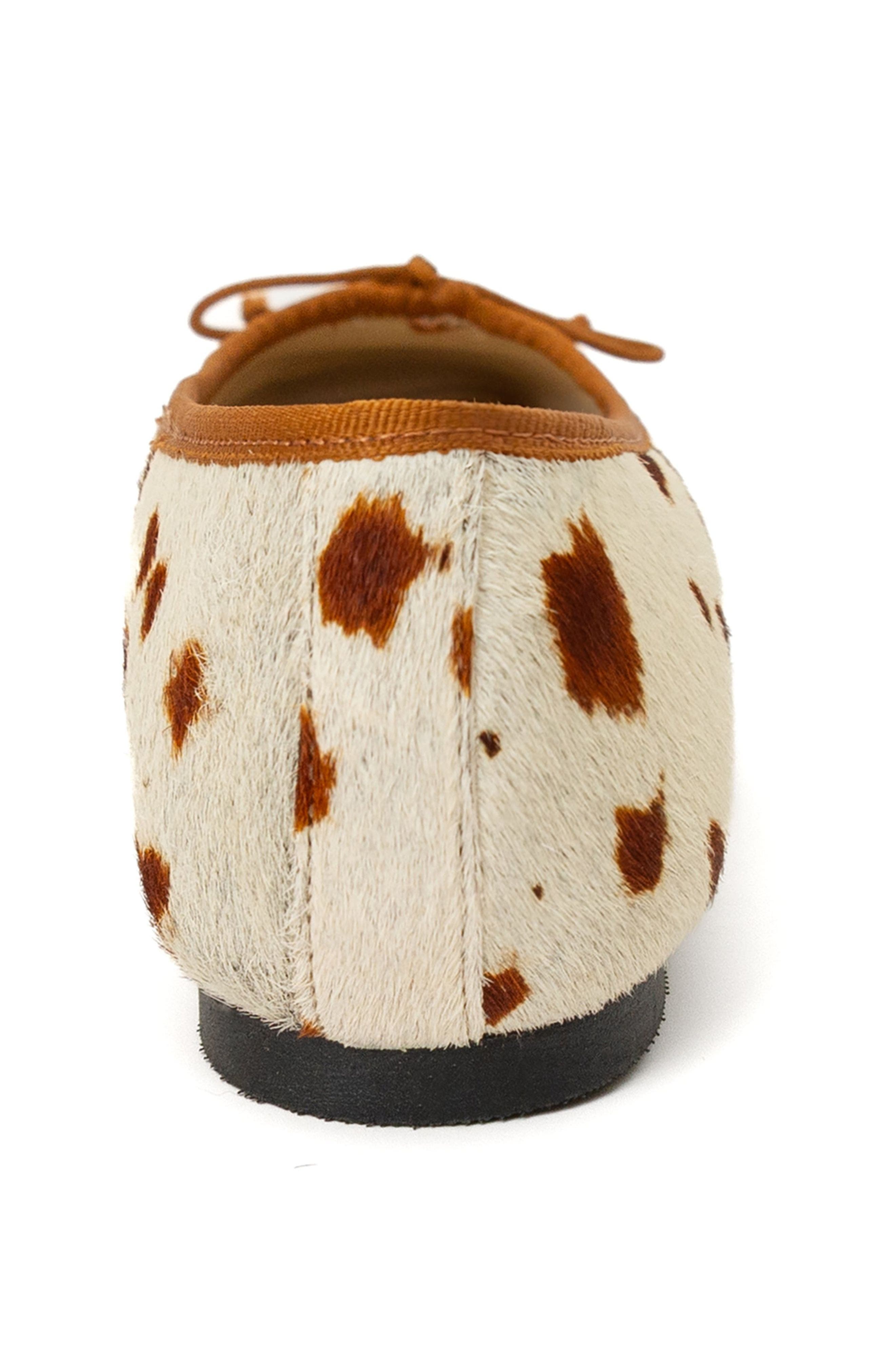 Menina Step Sandrine Ballet Flat, Alternate, color, Brown/White