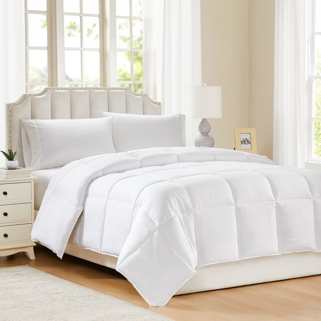 Modern Threads Reversible Microfiber Comforter In White Stripe
