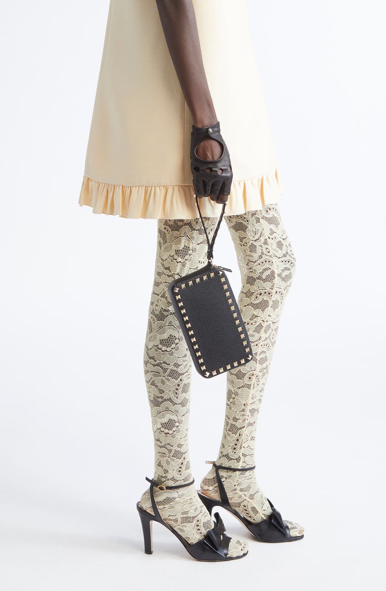 Valentino Garavani Rockstud Pouchette Leather Wristlet, Alternate, color, Nero