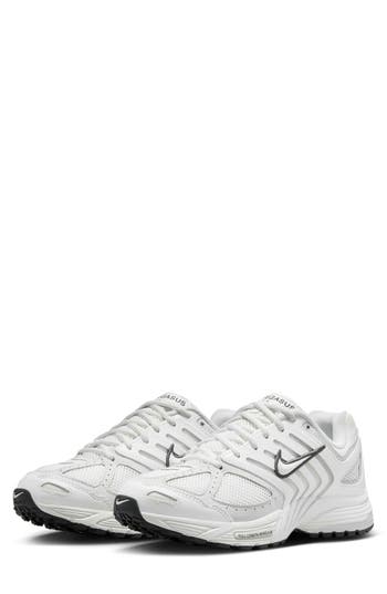 Nike Air Pegasus 2005 Sneaker In White
