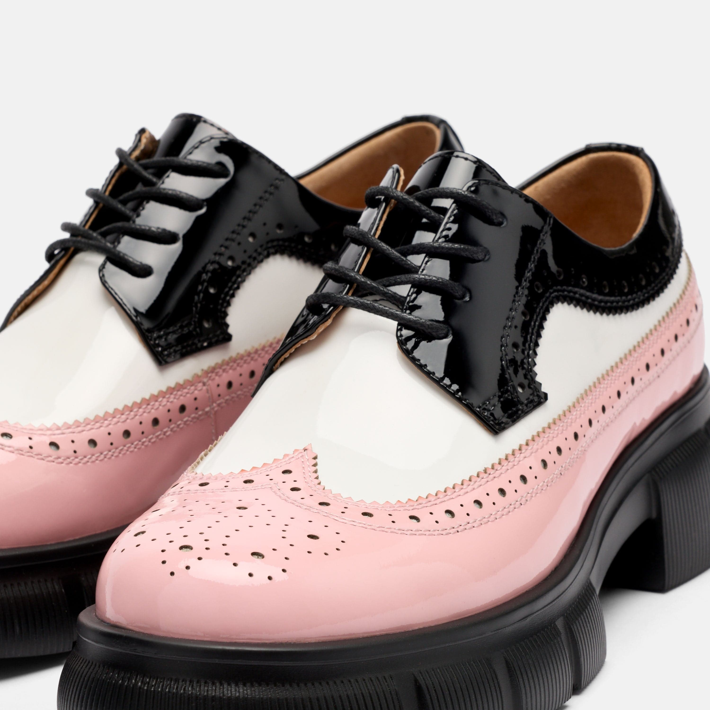 MARC NOLAN Ms. Alexander Leather Lug Wingtip Derby, Alternate, color, Black/White/Pink
