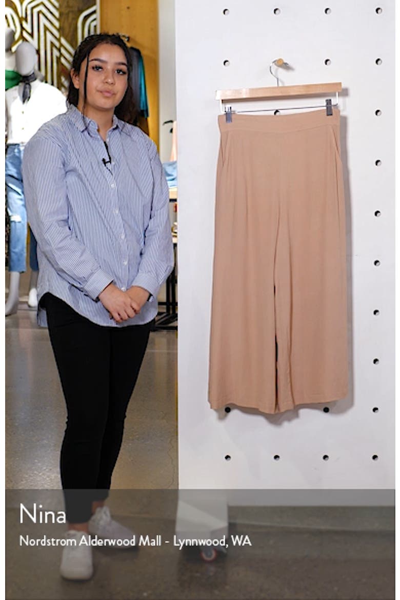 Easy Crop Pants video