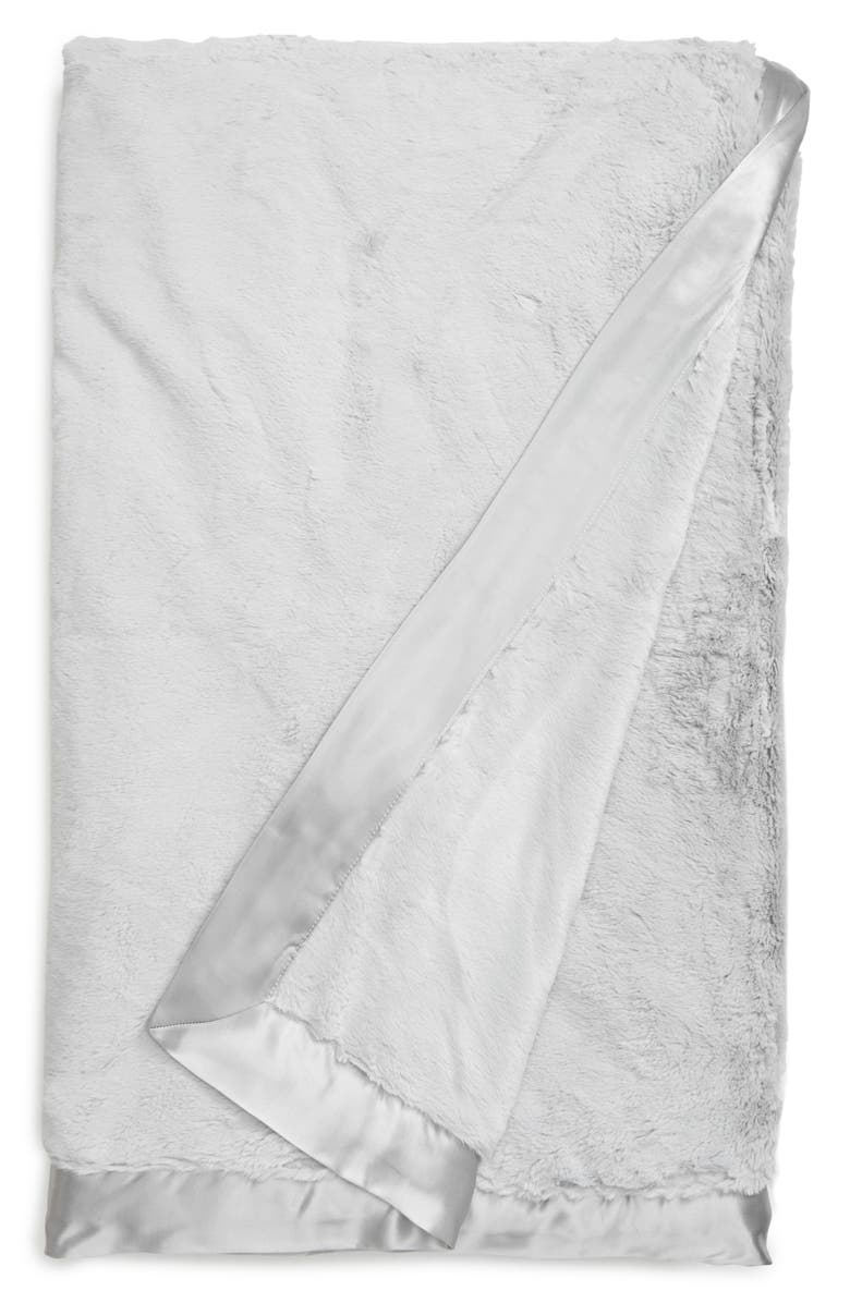 Little Giraffe Giraffe at Home Luxe<sup>™</sup> Faux Fur Throw, Main, color, Silver