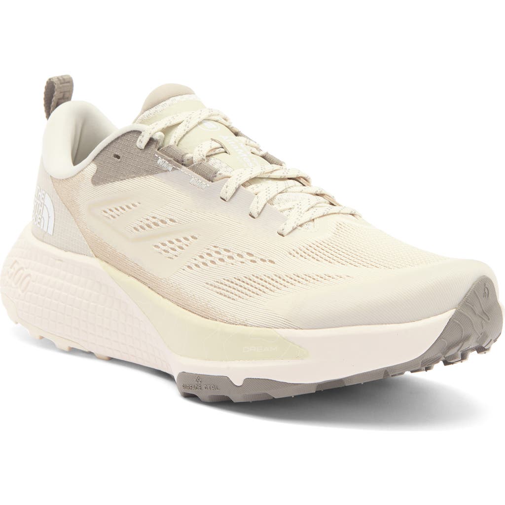 The North Face Altamesa 500 Trail Running Shoe In White Dune/stone Slab