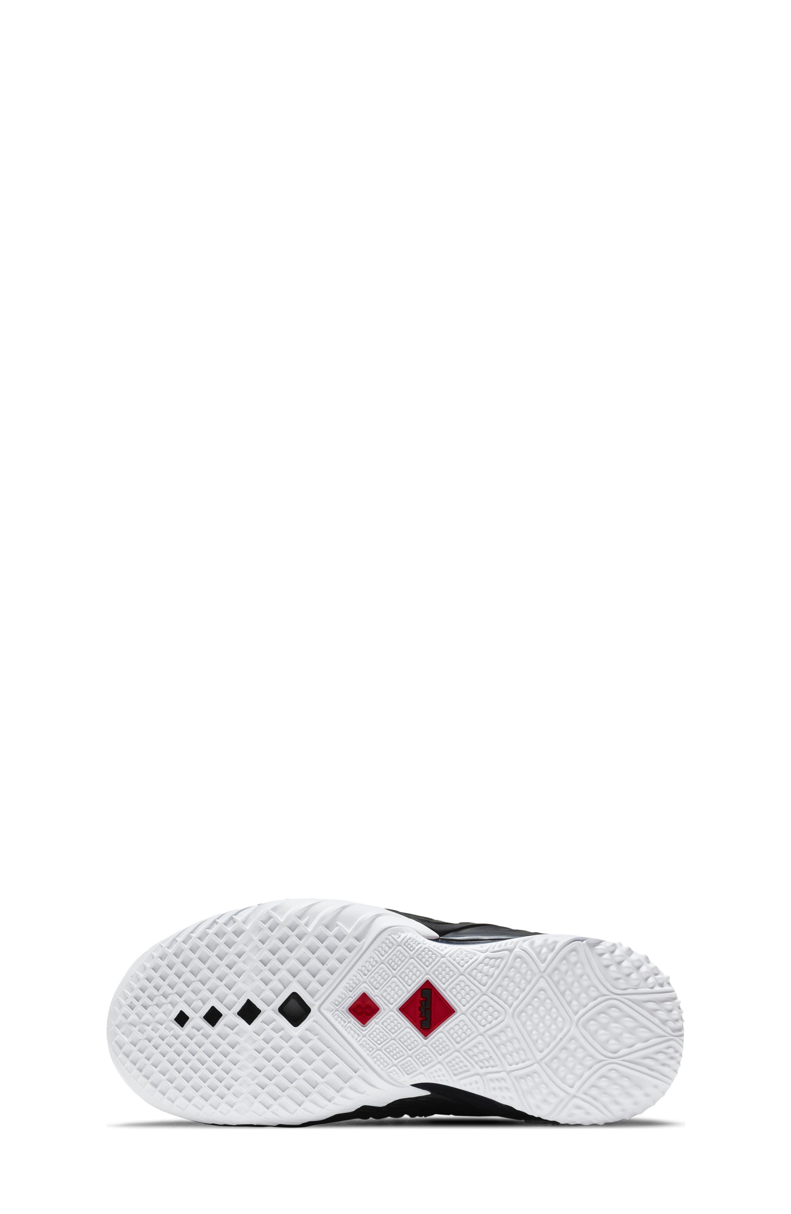 Nike LeBron 18 Basketball Shoe, Alternate, color, 