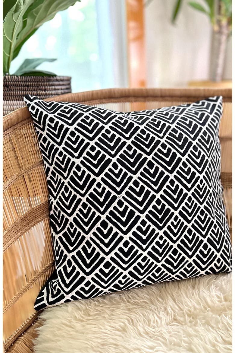 Geo Flowers Black Sadza Pillow Cover 46Cm, Alternate, color, Black