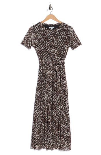 Sandra Darren Short Sleeve Midi Dress In Multi