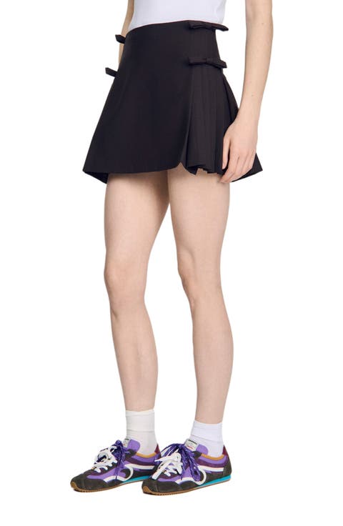 Short pleated wool skirt
