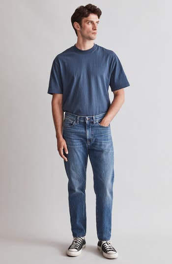 Relaxed Taper Jeans