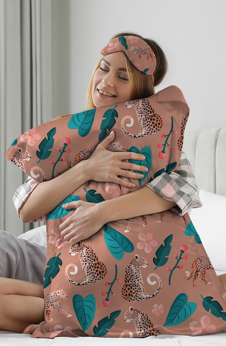 Luxury Home Satin 5-Piece Sleep Set, Alternate, color, Wild Safari