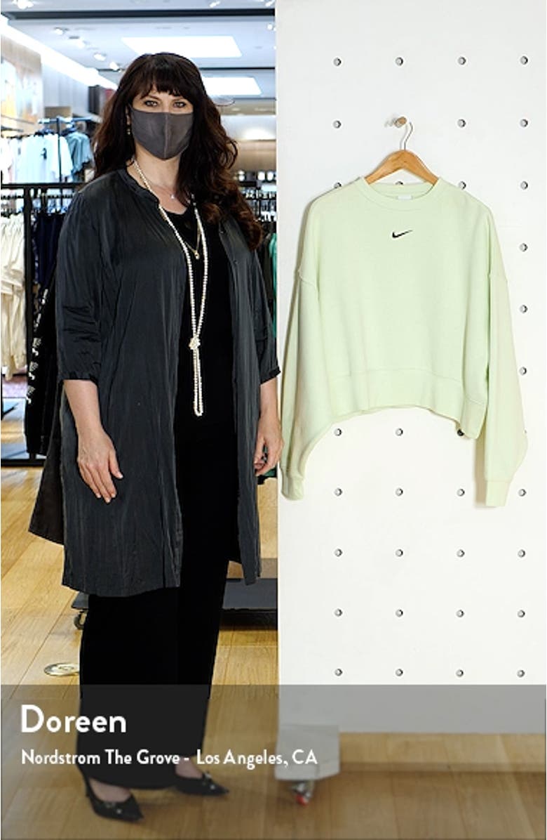 Sportswear Essential Oversize Sweatshirt, sales video thumbnail