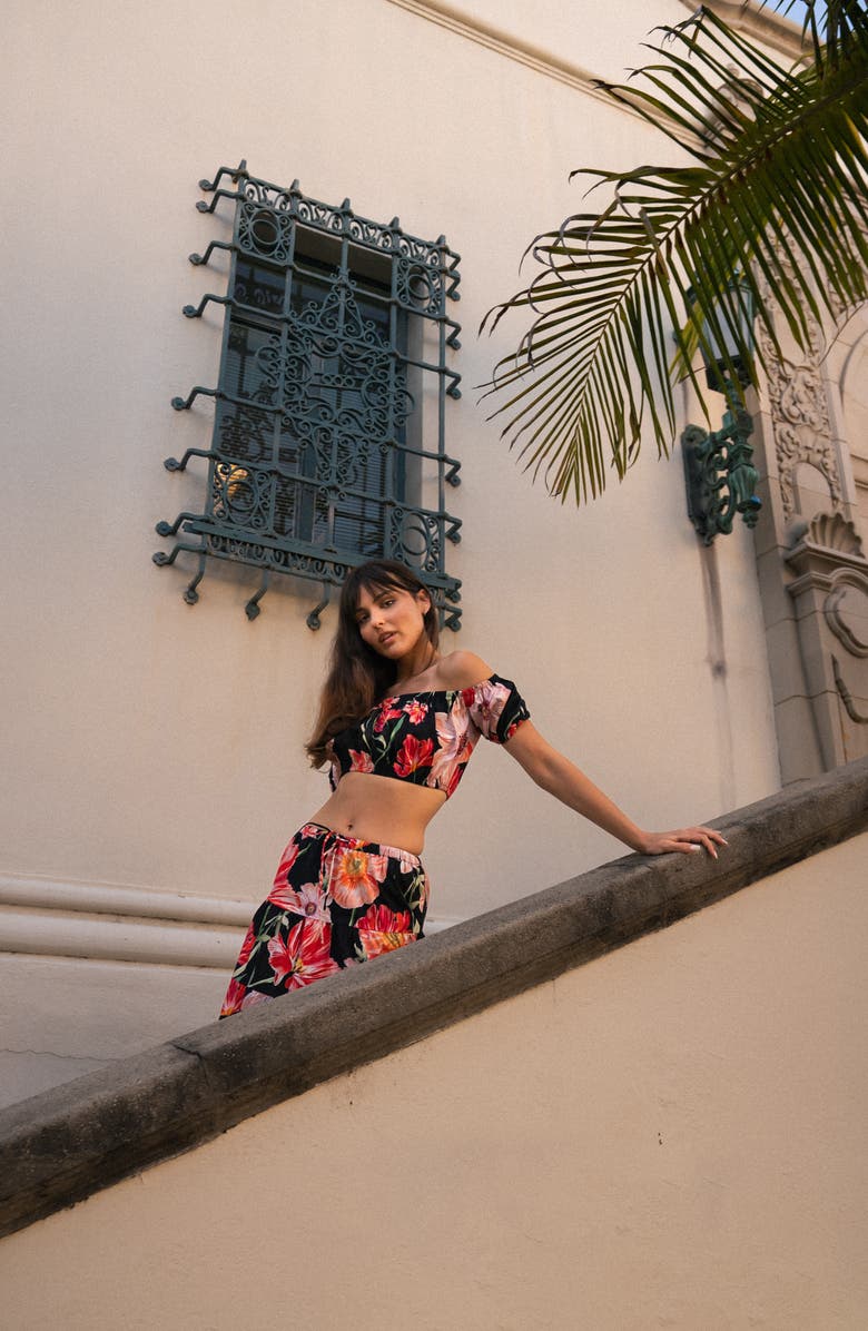 WAYF Annie Floral Off the Shoulder Crop Top, Alternate, color, Black Poppies