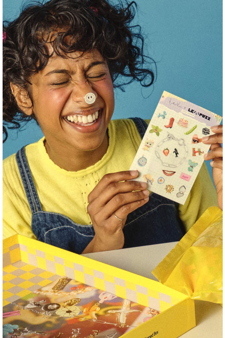 Charmworld Puzzle, Alternate, color, Bright Yellow