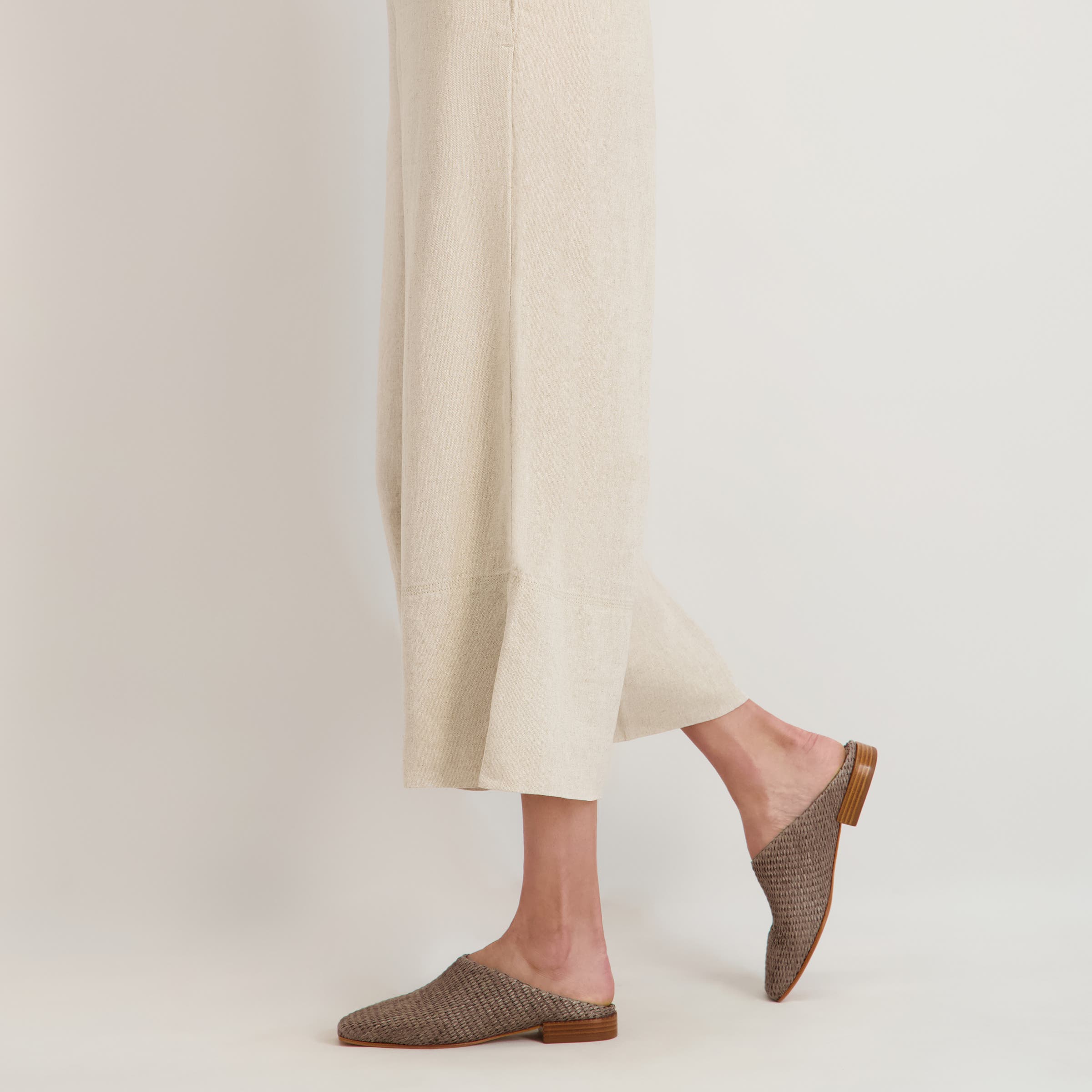 Bernardo Footwear Porto Mule, Alternate, color, Cocoa