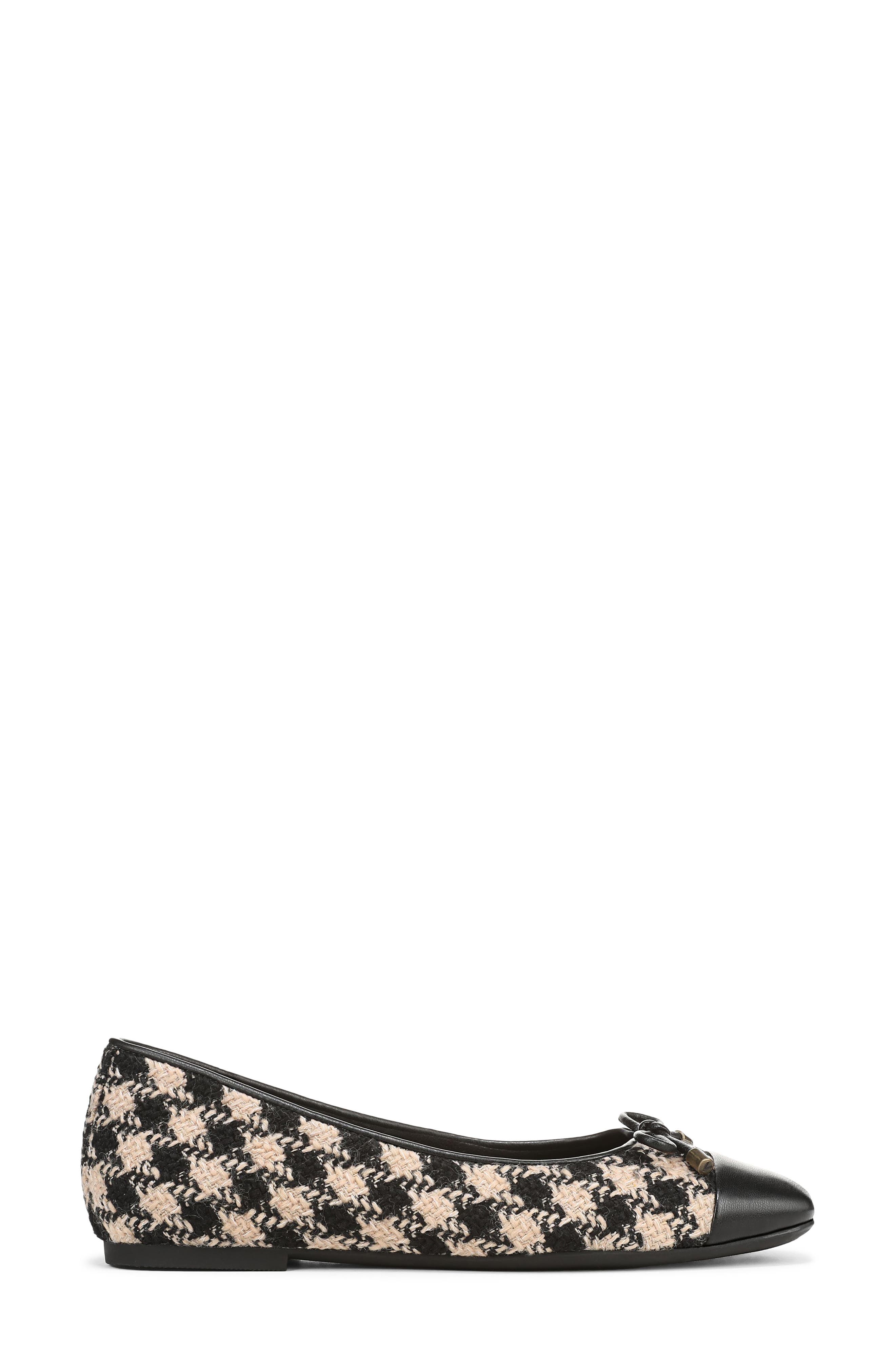 Vionic Klara Cap Toe Flat, Alternate, color, Black/ Cream