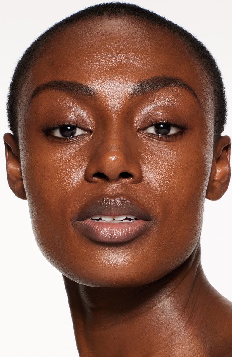 Revitalessence Skin Glow Foundation SPF 30