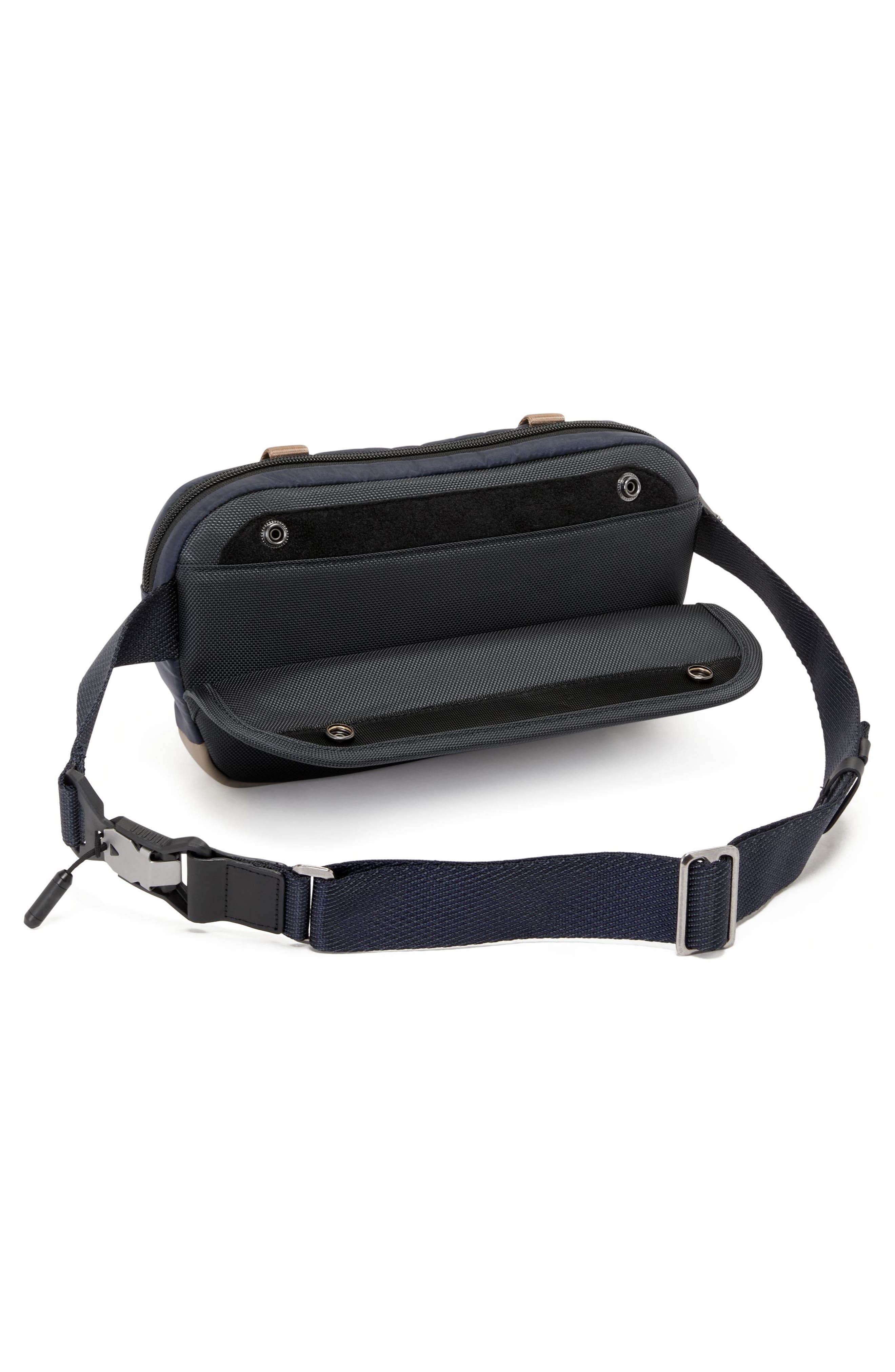 セール TUMI Alpha Bravo Peyton NEW TUMI ALPHA BRAVO Midnight/Khaki Nylon PEYTON BIKE SLING Bag
