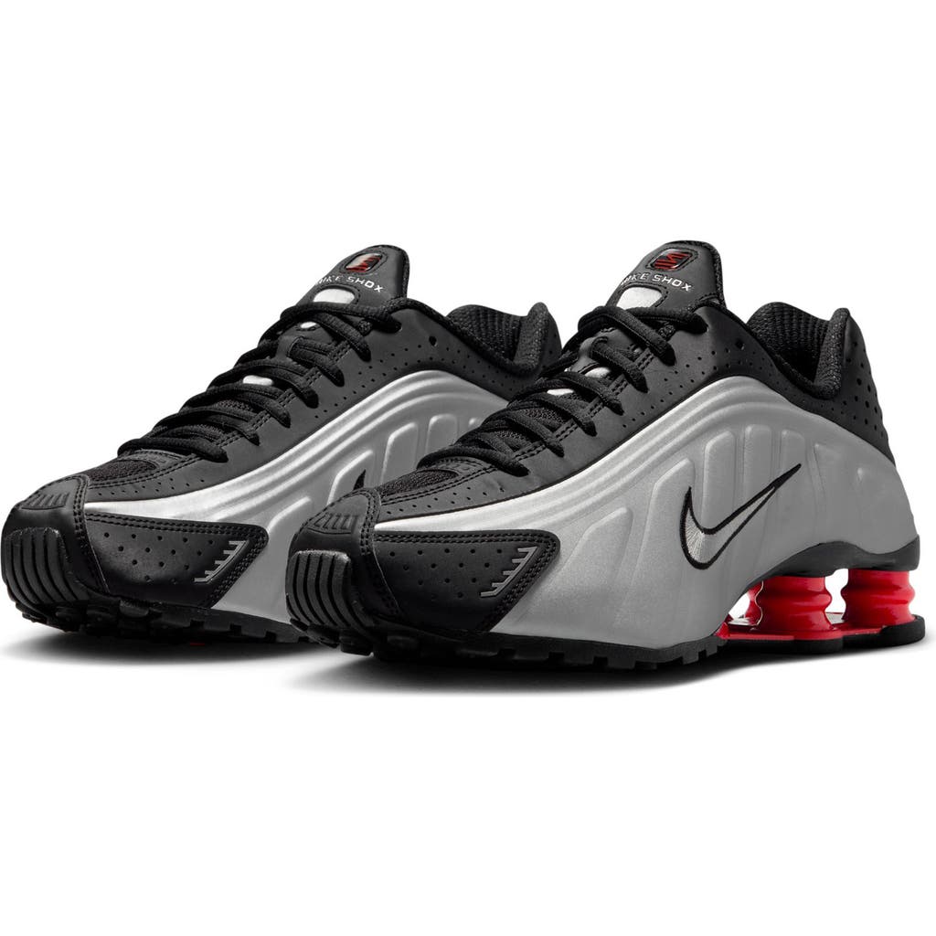 Nike Shox R4 Sneakers Contrast Sole In Multi