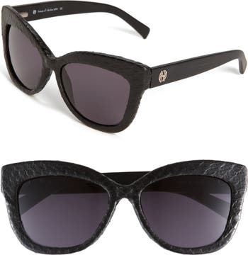 House of Harlow 1960  display picture 2
